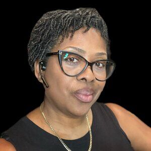 Meet your Posher, April